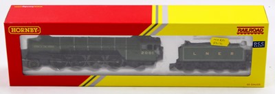 Lot 365 - Hornby Railroad R3171 LNER lined green class...