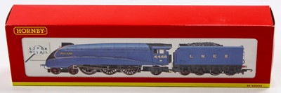 Lot 368 - Hornby R2059 LNER blue 'Mallard' engine and...