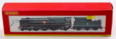 Lot 374 - Hornby R2204 BR lined green Merchant Navy...