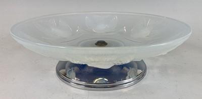 Lot 51 - A 1930s French moulded opalescent glass...