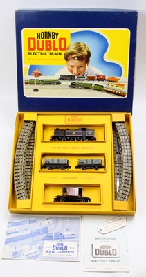 Lot 496 - EDG16 Hornby-Dublo Tank Goods set comprising...