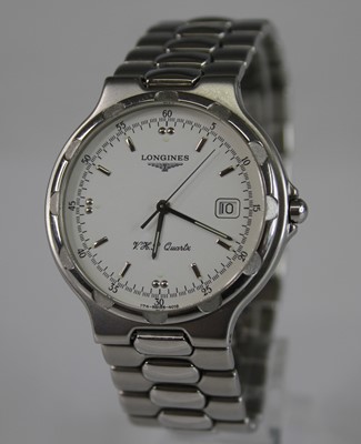 Lot 2210 - A gent's Longines Conquest steel cased quartz...