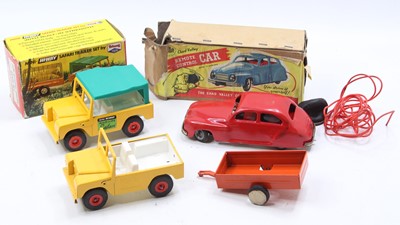 Lot 1701A - Triang Hi-Way Series Safari Trailer set,...