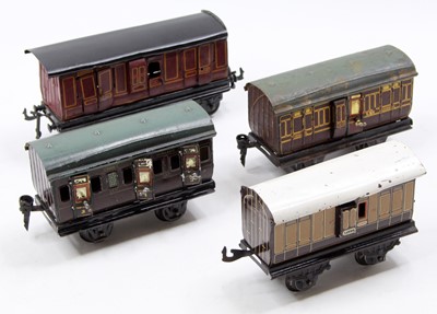 Lot 182 - Four German passenger coaches: Bing MR short...