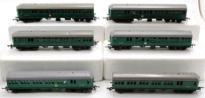 Lot 611 - Three Triang 2-car class 4-SUB EMU, green (VG-E)