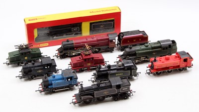 Lot 620 - Ten Triang/Hornby locos: R150S B12 61572 black...