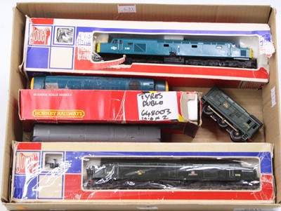 Lot 633 - Six 00-gauge diesel locos: Triang R751 Co-Co...