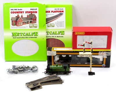 Lot 634 - A mixed lot comprising: Hornby R2877 0-4-0...