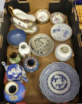 Lot 75 - A collection of Chinese porcelain and...
