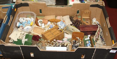 Lot 758 - A box of dolls house furniture and miniatures