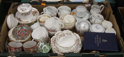 Lot 770 - A box of ceramics to include Royal Worcester...