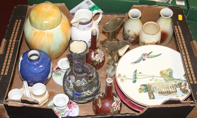 Lot 778 - A box of ceramics and other items, to include...