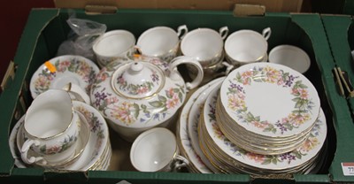 Lot 779 - A box of Paragon Country Lane tea and dinnerwares