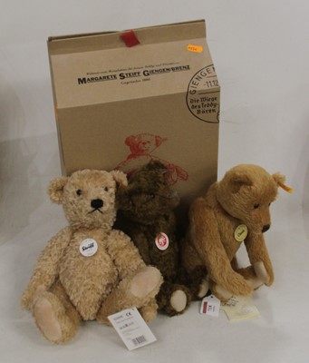 Lot 718 - A Steiff Classic bear in brown mohair with...
