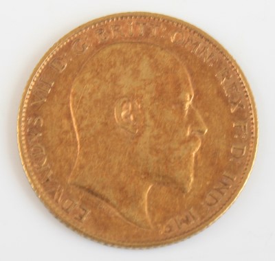 Lot 2013 - Great Britain, 1907 gold half sovereign,...