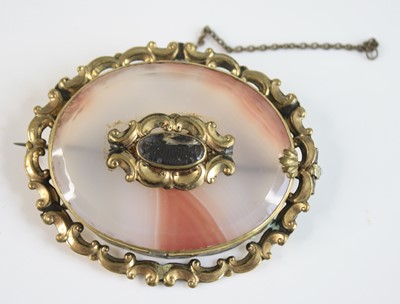 Lot 2216 - A yellow metal Victorian agate memorial brooch,...