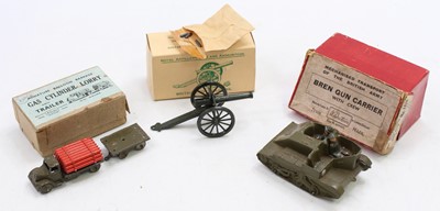 Lot 1998 - Britains military boxed group of 3 comprising...