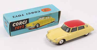 Lot 1005 - Corgi Toys 210 Citroen DS19, pale yellow body,...