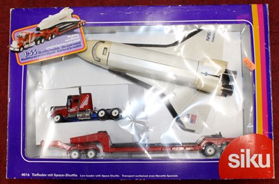 Lot 1530 - A Siku No. 4016 low loader with space shuttle...
