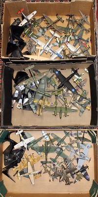Lot 1539 - Three trays of mixed diecst model aircraft