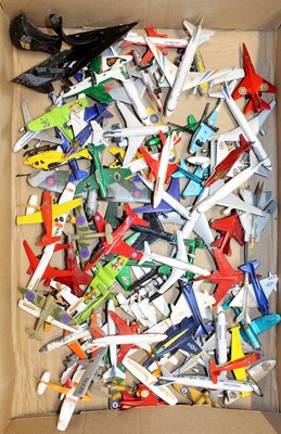 Lot 1621 - A tray of mainly Matchbox aircraft related...