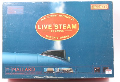 Lot 3 - A Hornby live steam 00 gauge boxed Mallard...