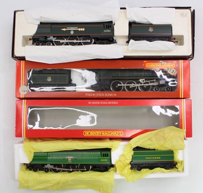 Lot 571 - 3 x Hornby 00 gauge locomotives to include:...