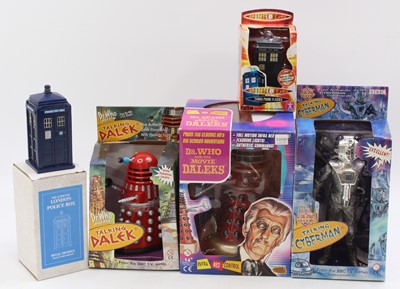 Lot 1915 - 5 x Doctor Who collectables, including Product...