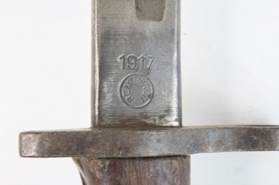 Lot 16 - A Remington M1917 bayonet, the 43cm single...
