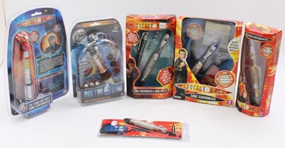 Lot 1916 - 5x Doctor Who sonic screwdrivers of various...