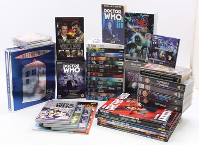 Lot 1933 - A collection of Doctor Who books, DVDs...