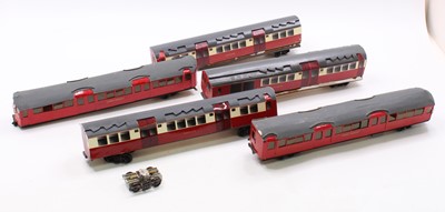 Lot 346 - Five cars of London Underground stock. 0-gauge....