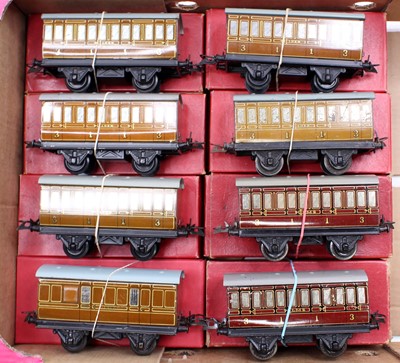 Lot 313 - Eight post-war Hornby No.1 coaches: three...