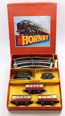 Lot 388 - 1954-61 Hornby 0-gauge Passenger set No.51...