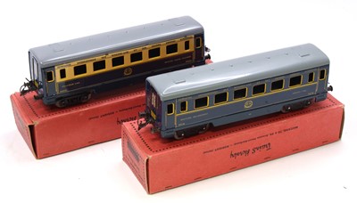 Lot 393 - Two Serie Hornby (France) bogie coaches:...