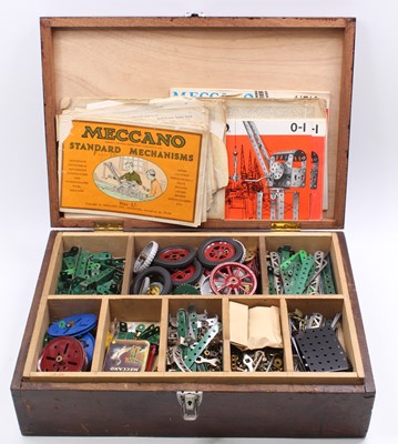 Lot 1965 - A wooden box containing a collection of...