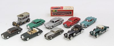 Lot 842 - Collection of loose and boxed vintage diecast...