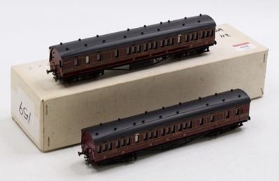 Lot 569 - Kit Built, 00 Gauge pair of LMS Brake 3rds,...