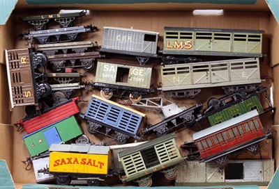 Lot 279 - 2 trays of mixed Hornby 0 Gauge and similar...