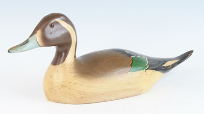 Lot 393 - A late 20th century painted pine decoy in the...