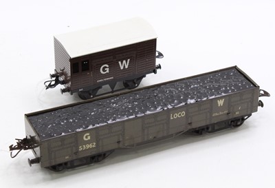 Lot 211 - Two GW wagons: 1936-41 Hornby High-Capacity...