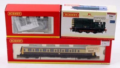 Lot 586 - Two Hornby locos: R2644 class 121 Driving...