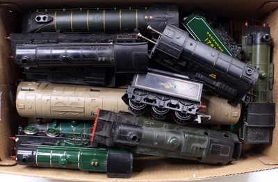 Lot 591 - Shoebox containing approx. 14 x 00-gauge locos,...