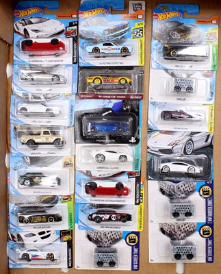 Lot 983 - One tray of 20 carded Hotwheels diecast...