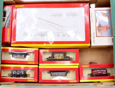 Lot 706 - A collection of Hornby and Ratio commercial...