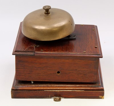 Lot 109 - An original early 20th century mahogany cased...