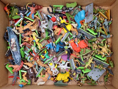 Lot 2034 - A collection of Britains Deetail plastic...