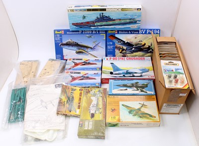 Lot 165 - A collection of mixed plastic kits, with...