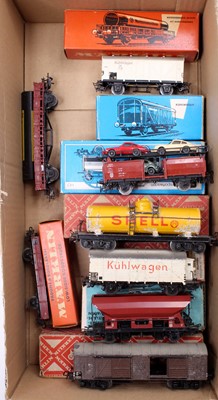 Lot 749 - One tray of Marklin HO scale rolling stock and...