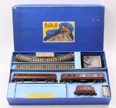 Lot 611 - EDP2 Hornby-Dublo 3-rail passenger train set...